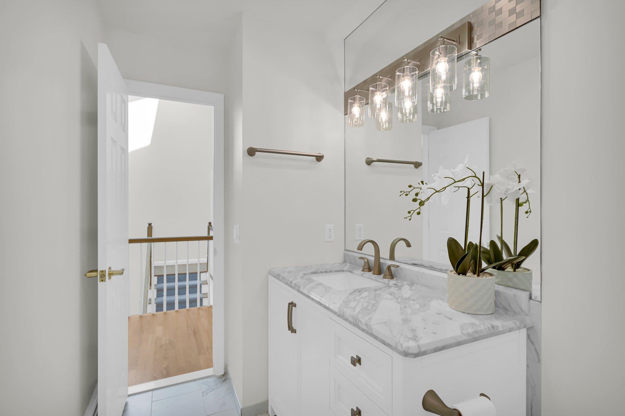 New City, New York, 10956, United States, 6 Bedrooms Bedrooms, ,4 BathroomsBathrooms,Residential,For Sale,1830143