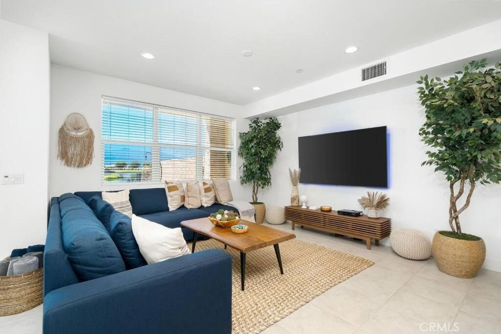 Indio, California, 92203, United States, 4 Bedrooms Bedrooms, ,5 BathroomsBathrooms,Residential,For Sale,1998481