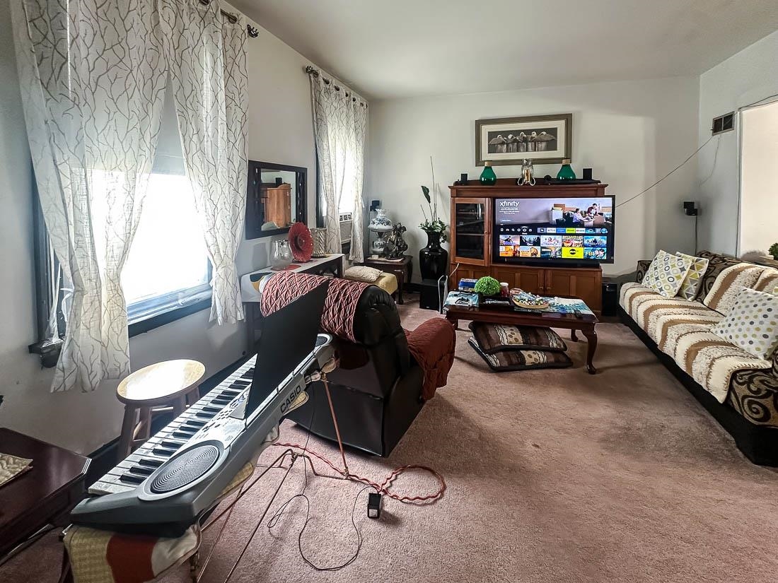 Jersey City, New Jersey, 07306, United States, 4 Bedrooms Bedrooms, ,3 BathroomsBathrooms,Residential,For Sale,1859473
