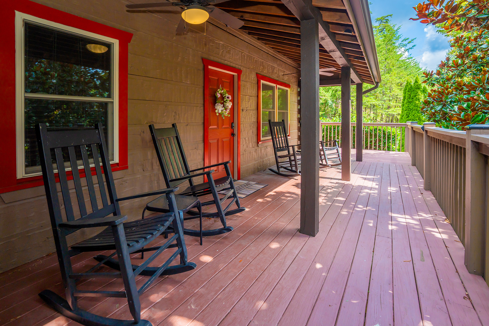 Sevierville, Tennessee, 37862, United States, 3 Bedrooms Bedrooms, ,2 BathroomsBathrooms,Residential,For Sale,1981981