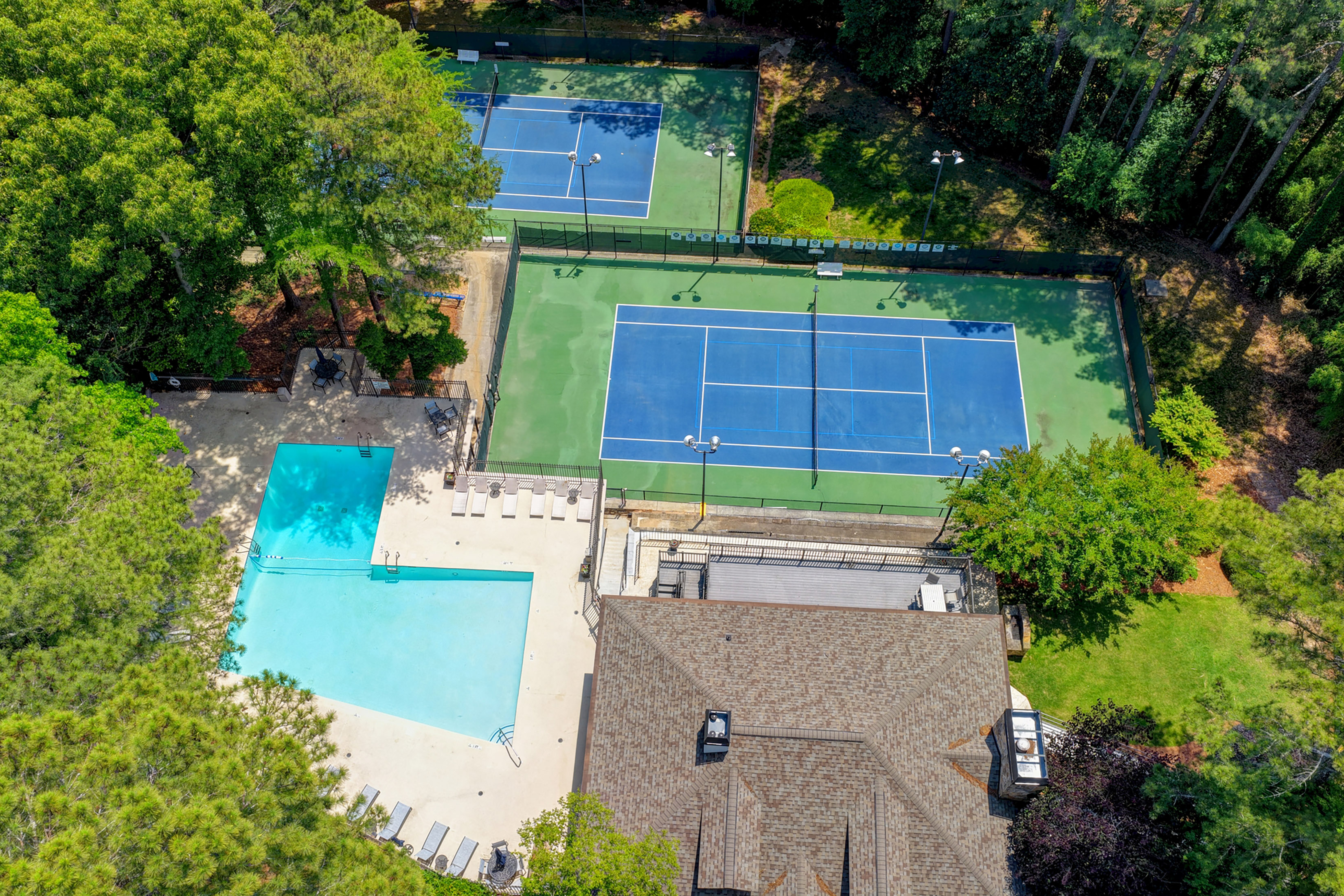  Charming Home Located In A Sought-After Swim And Tennis Community - 物件實景