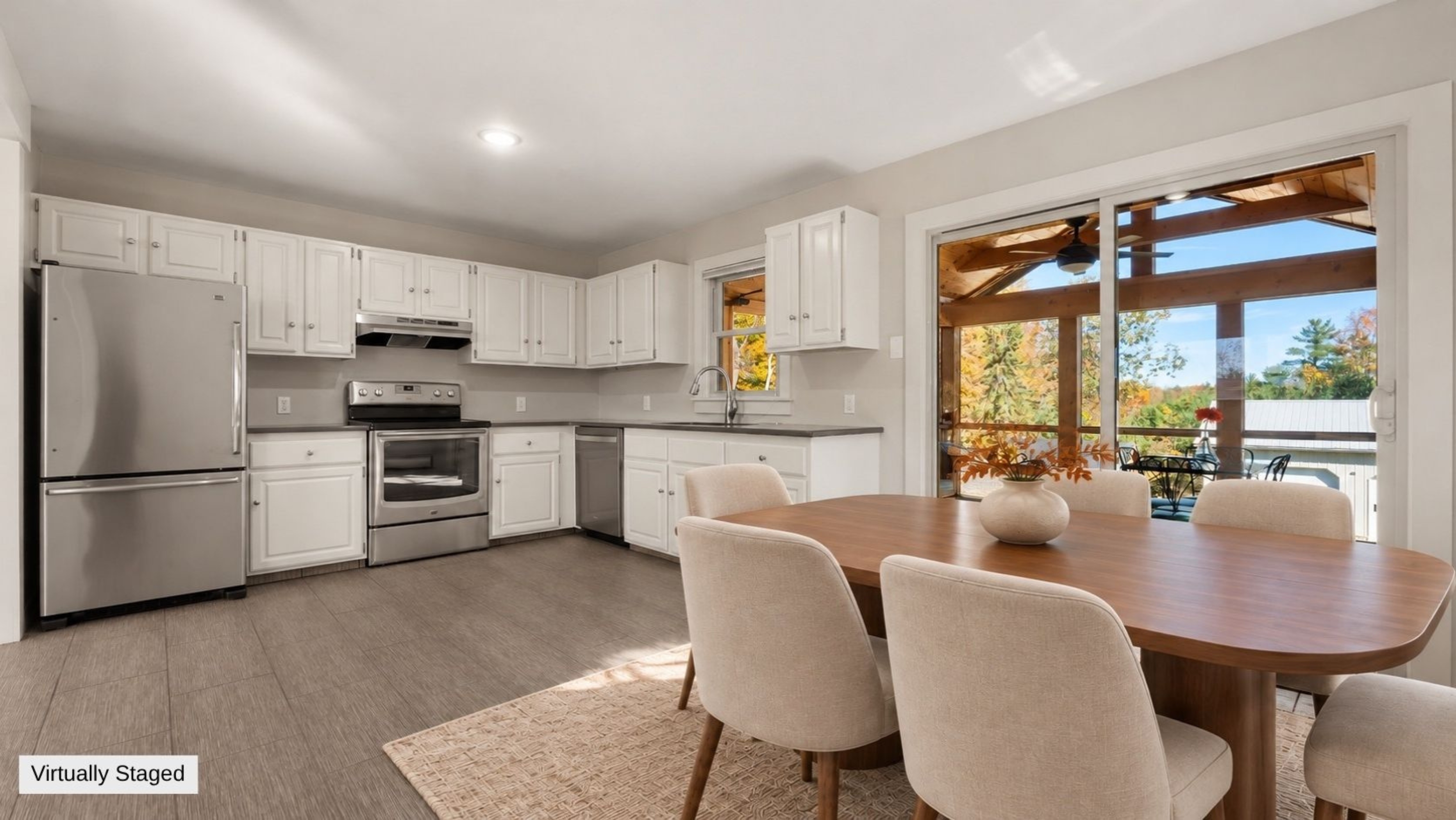  Move-In Ready Pittsfield Raised Ranch  Updated 3-Bed with Heated 3-Bay Detached - 物件實景