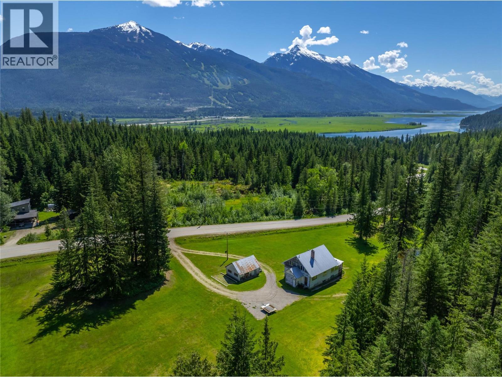REVELSTOKE, British Columbia, V0E 2S0, CA, 3 Bedrooms Bedrooms, ,1 BathroomBathrooms,Residential,For Sale,1948330