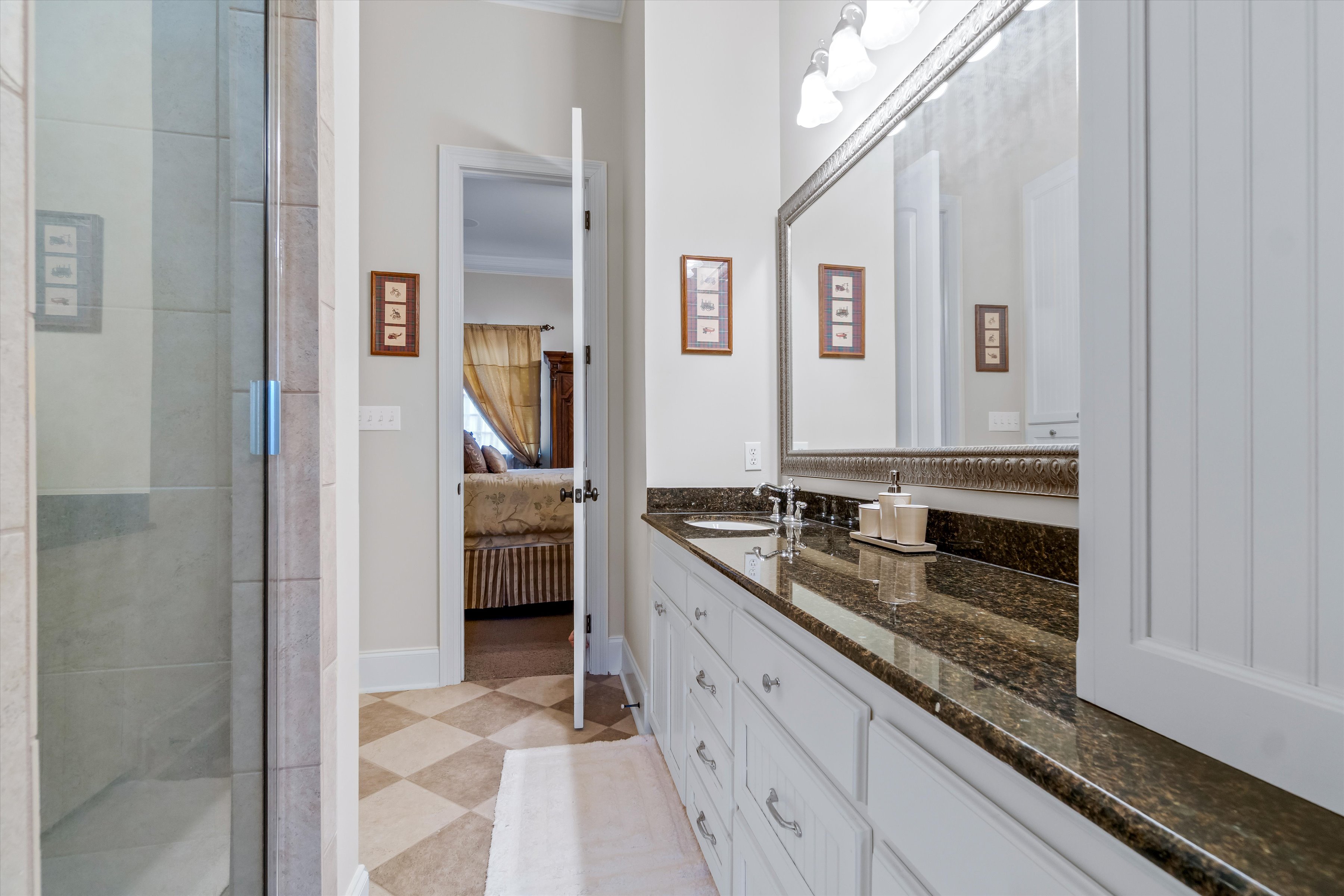 Baton Rouge, Louisiana, 70810, United States, 5 Bedrooms Bedrooms, ,6 BathroomsBathrooms,Residential,For Sale,2002046