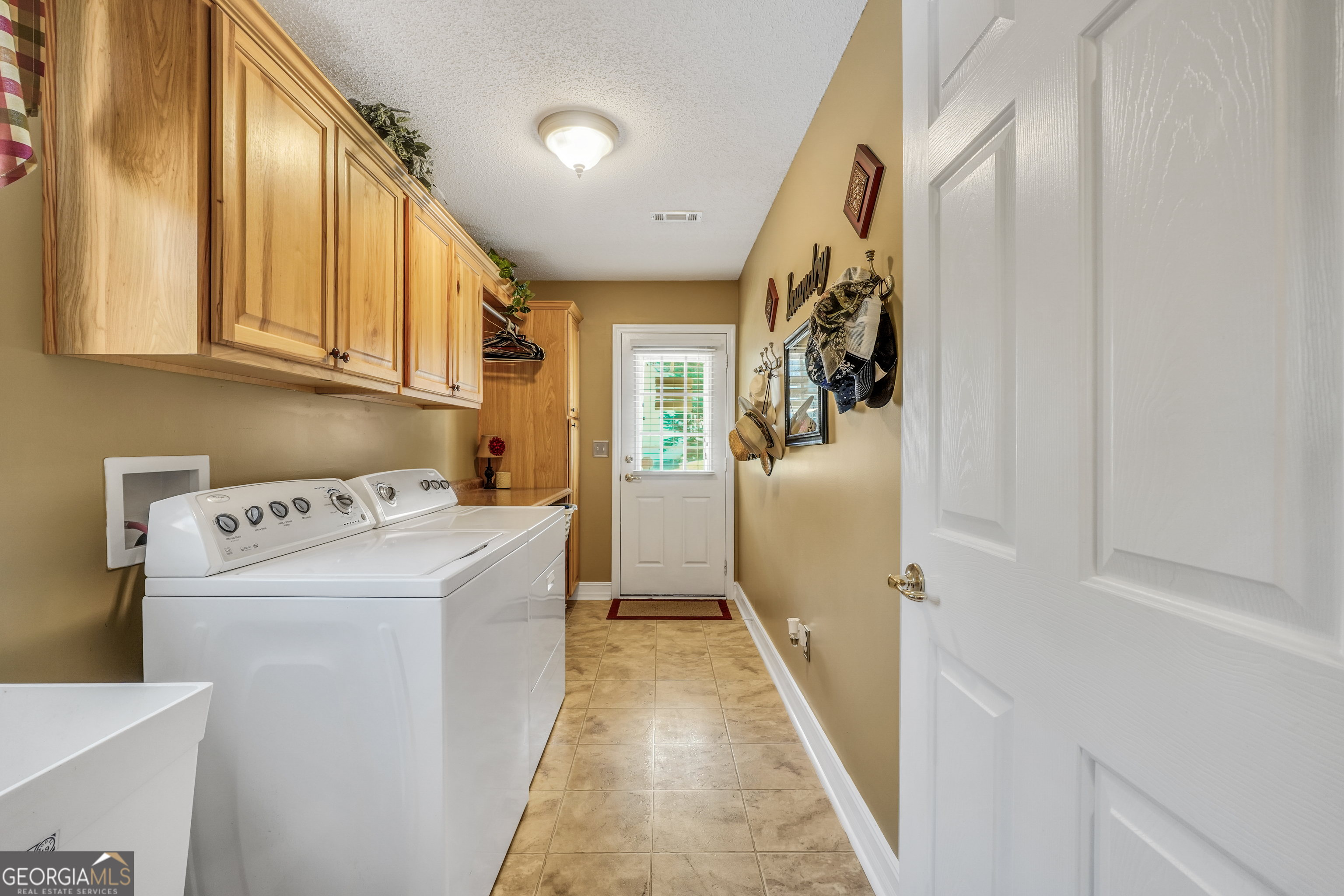 McDonough, Georgia, 30252, United States, 4 Bedrooms Bedrooms, ,3 BathroomsBathrooms,Residential,For Sale,1998075