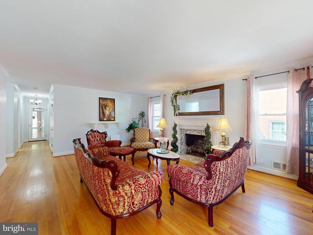 Silver Spring, Maryland, 20902, United States, 3 Bedrooms Bedrooms, ,3 BathroomsBathrooms,Residential,For Sale,1931688