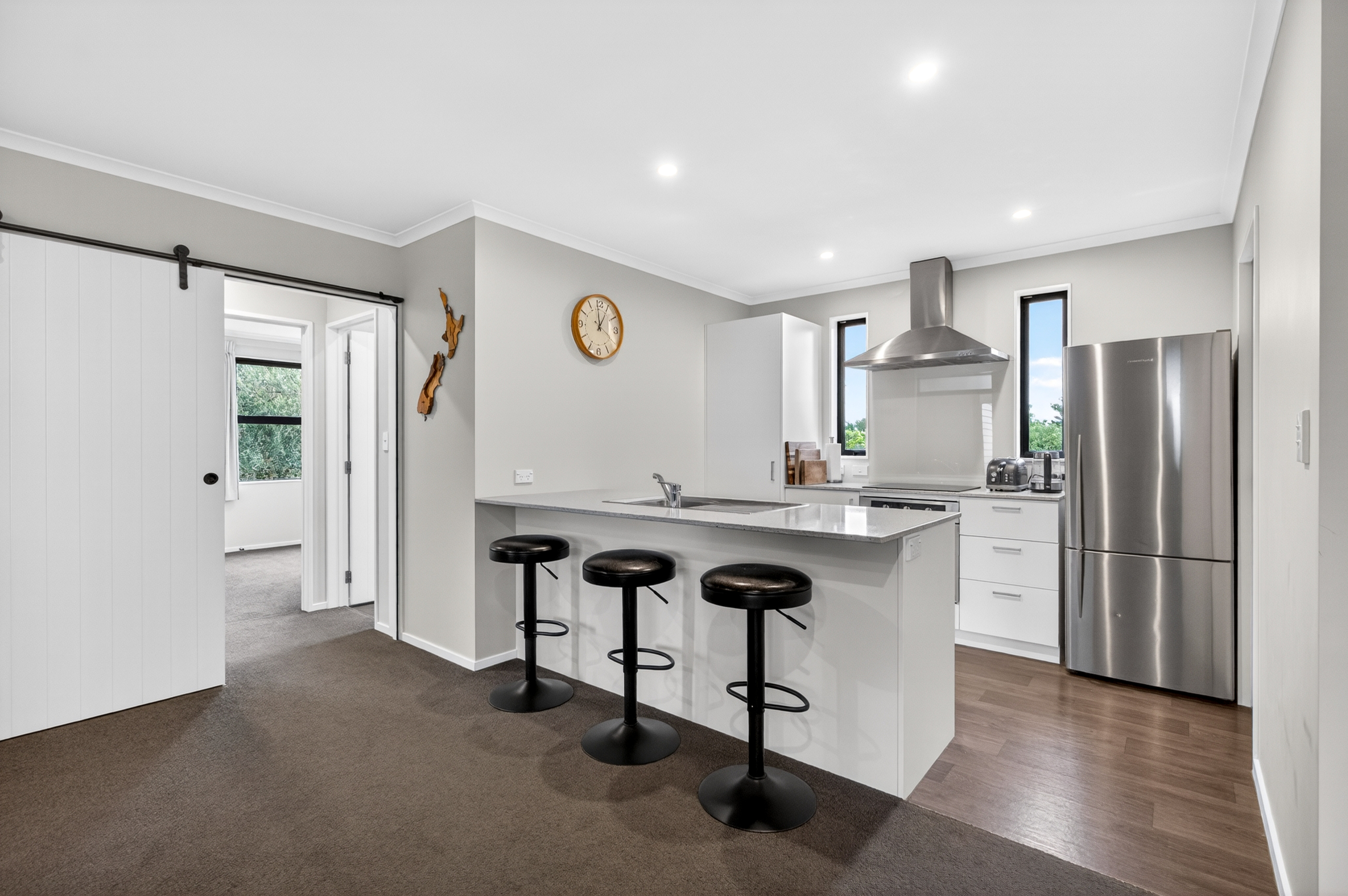  Bright, Modern Living with Private Appeal - 物件實景