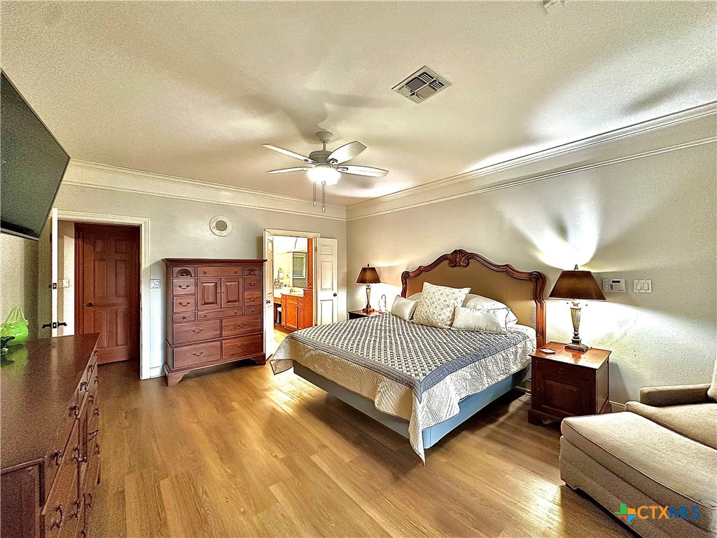 Victoria, Texas, 77904, United States, 4 Bedrooms Bedrooms, ,4 BathroomsBathrooms,Residential,For Sale,1989568