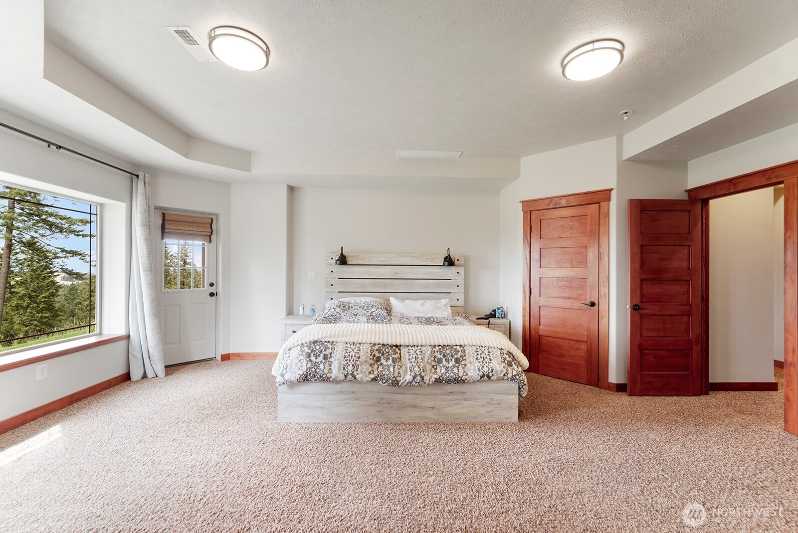 Spokane, Washington, 99208, United States, 5 Bedrooms Bedrooms, ,4 BathroomsBathrooms,Residential,For Sale,1975887