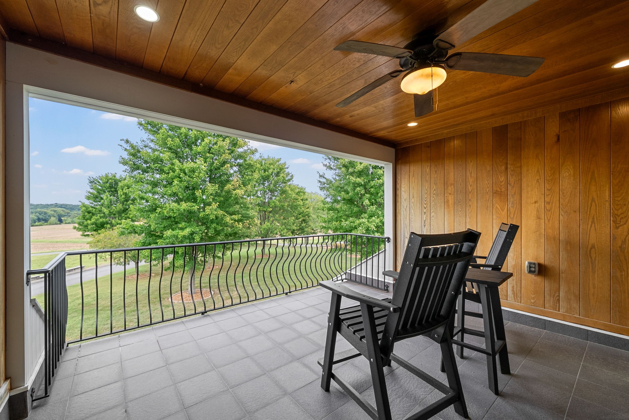 Clarksville, Tennessee, 37040, United States, 4 Bedrooms Bedrooms, ,4 BathroomsBathrooms,Residential,For Sale,1981354