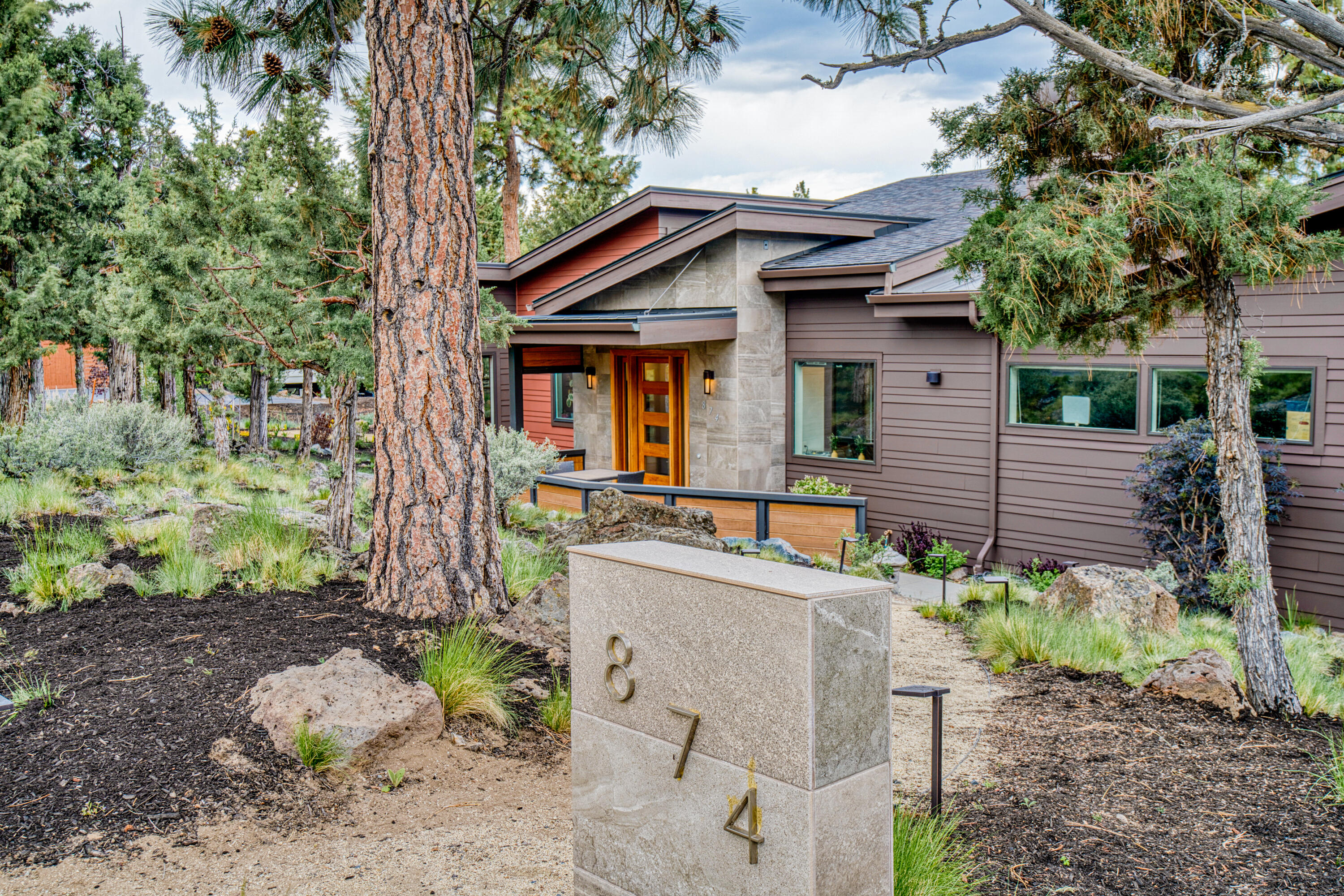 Bend, Oregon, 97703, United States, 3 Bedrooms Bedrooms, ,3 BathroomsBathrooms,Residential,For Sale,1826383