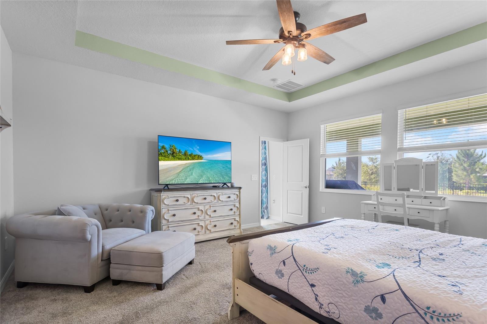 MOUNT DORA, Florida, 32757, United States, 4 Bedrooms Bedrooms, ,4 BathroomsBathrooms,Residential,For Sale,1978918