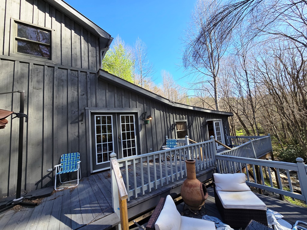 Lansing, North Carolina, 28643, United States, 1 Bedroom Bedrooms, ,1 BathroomBathrooms,Residential,For Sale,1974304