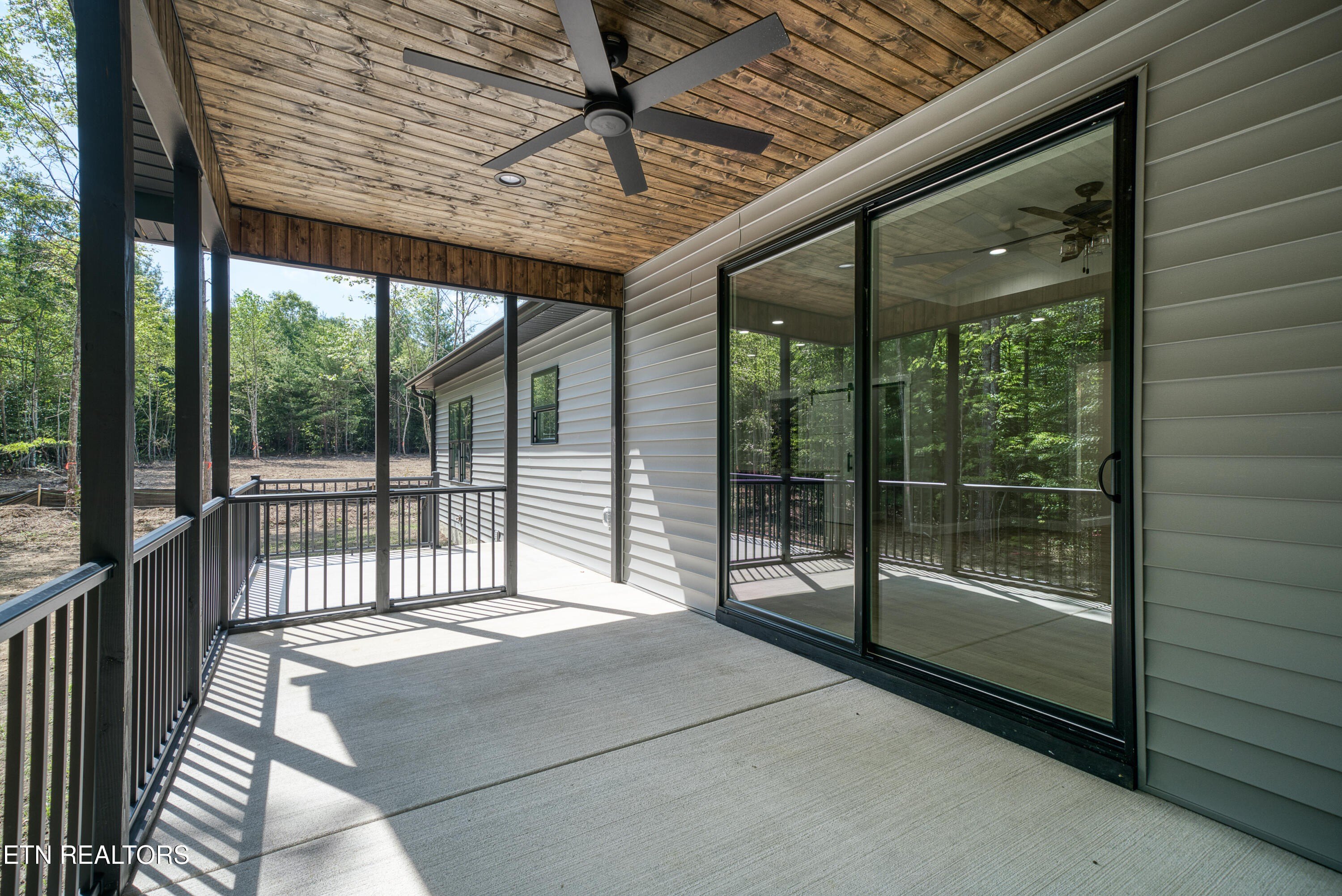 Crossville, Tennessee, 38558, United States, 3 Bedrooms Bedrooms, ,2 BathroomsBathrooms,Residential,For Sale,1937807