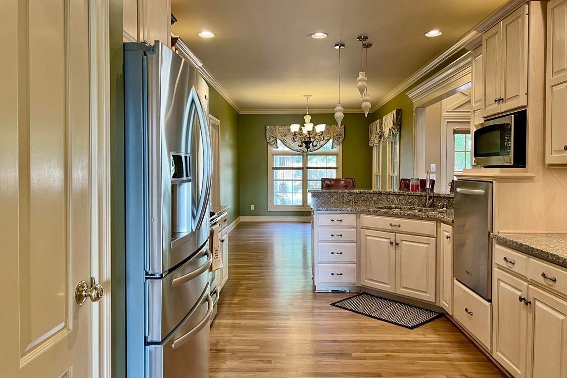 Franklin, Kentucky, 42134, United States, 4 Bedrooms Bedrooms, ,3 BathroomsBathrooms,Residential,For Sale,1941979