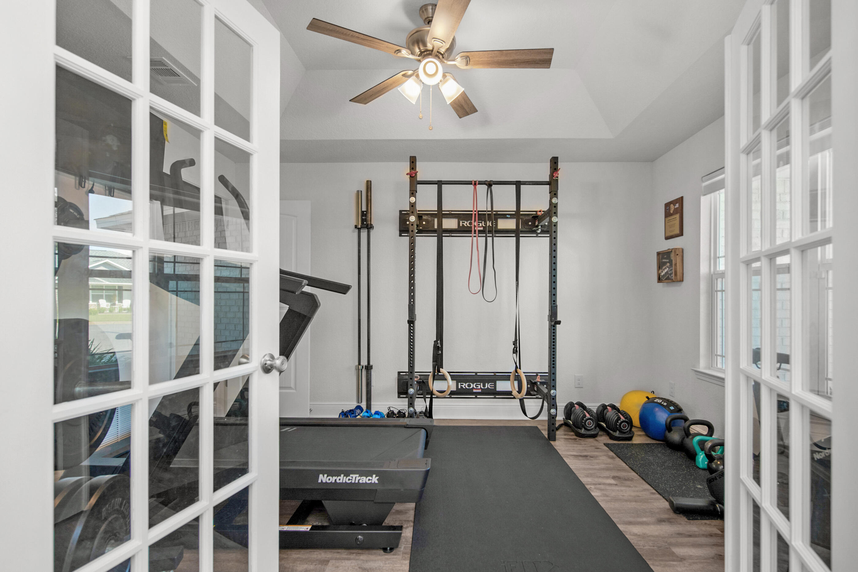 Gulf Breeze, Florida, 32563, United States, 5 Bedrooms Bedrooms, ,3 BathroomsBathrooms,Residential,For Sale,1950395