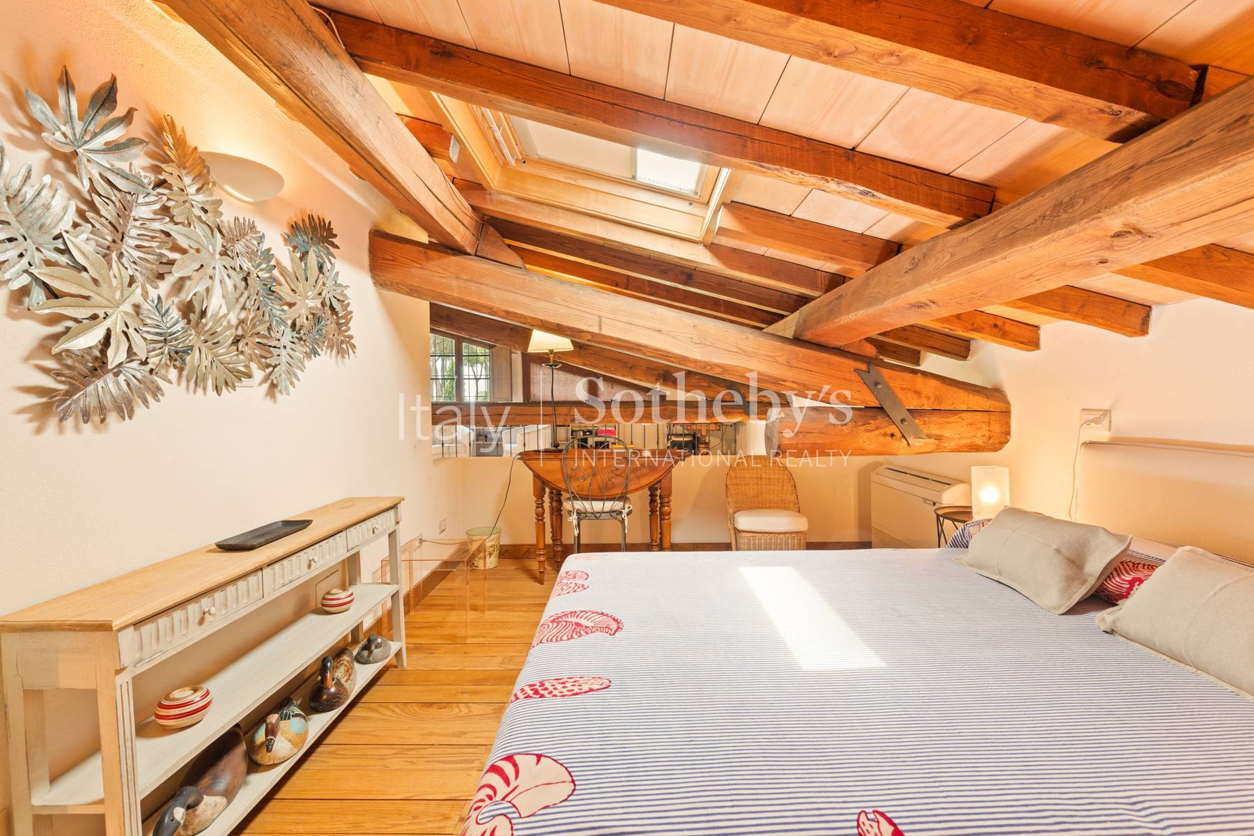  Villa with Stunning Pool and Private Park - 物件實景