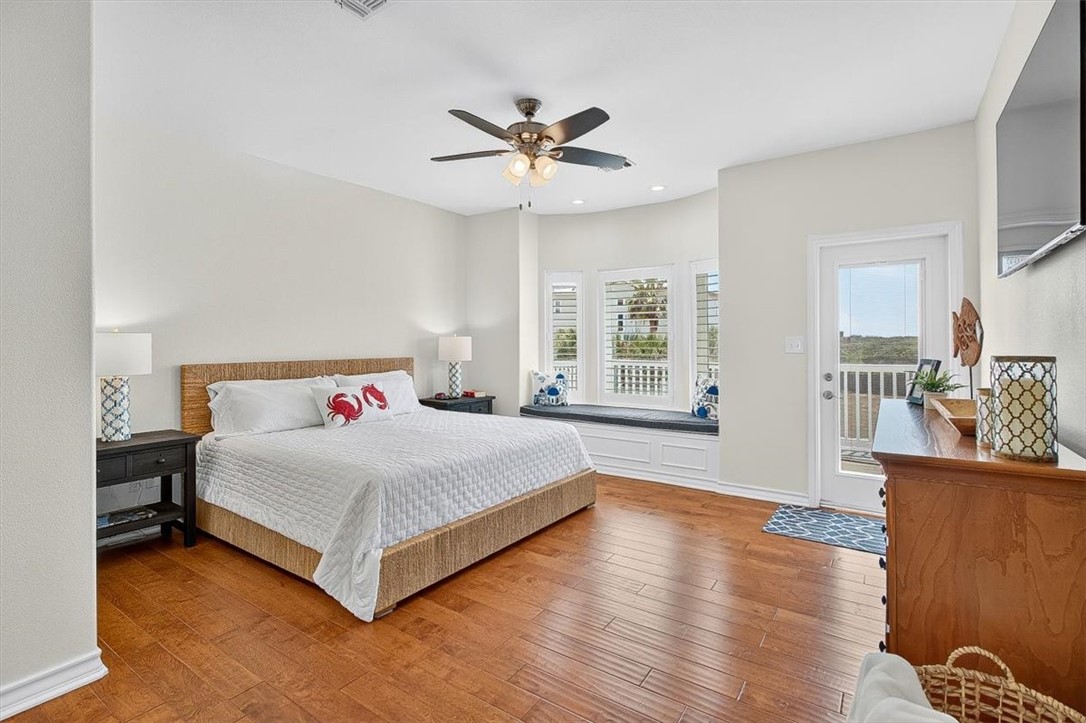 Port Aransas, Texas, 78373, United States, 4 Bedrooms Bedrooms, ,5 BathroomsBathrooms,Residential,For Sale,1926125