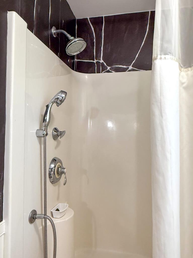 Cape Charles, Virginia, 23310, United States, 3 Bedrooms Bedrooms, ,3 BathroomsBathrooms,Residential,For Sale,1875371