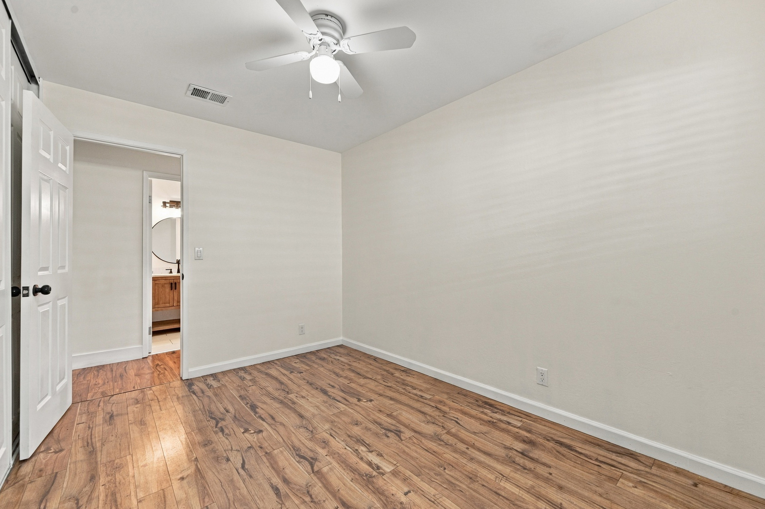  Inviting Move-In Ready Home - 物件實景