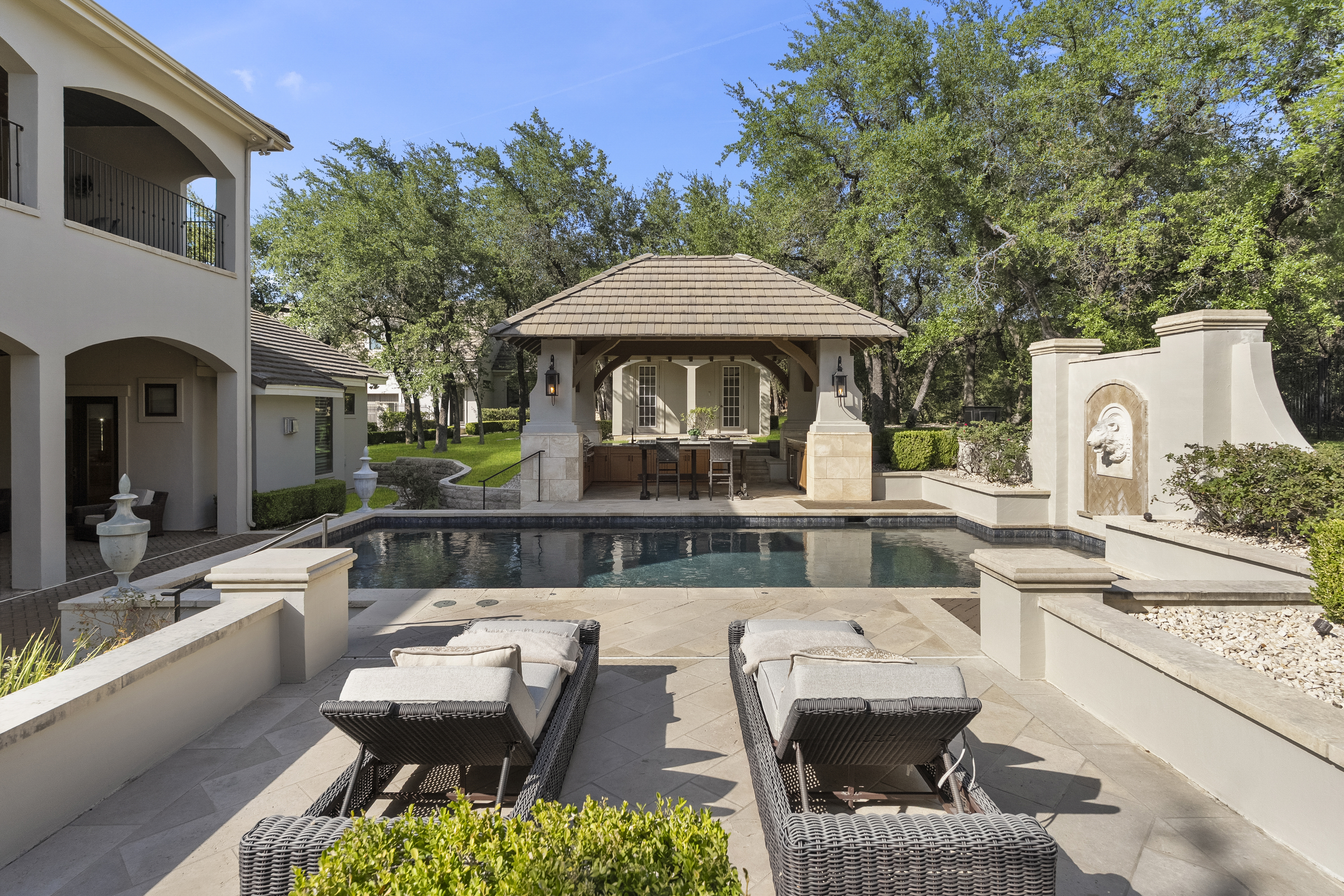  Extraordinary Estate in The Dominion with Dual Residences - 物件實景