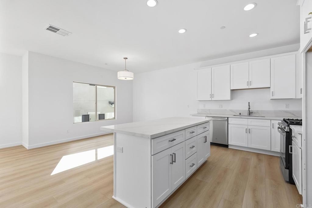 Lemon Grove, California, 91945, United States, 3 Bedrooms Bedrooms, ,3 BathroomsBathrooms,Residential,For Sale,1925482