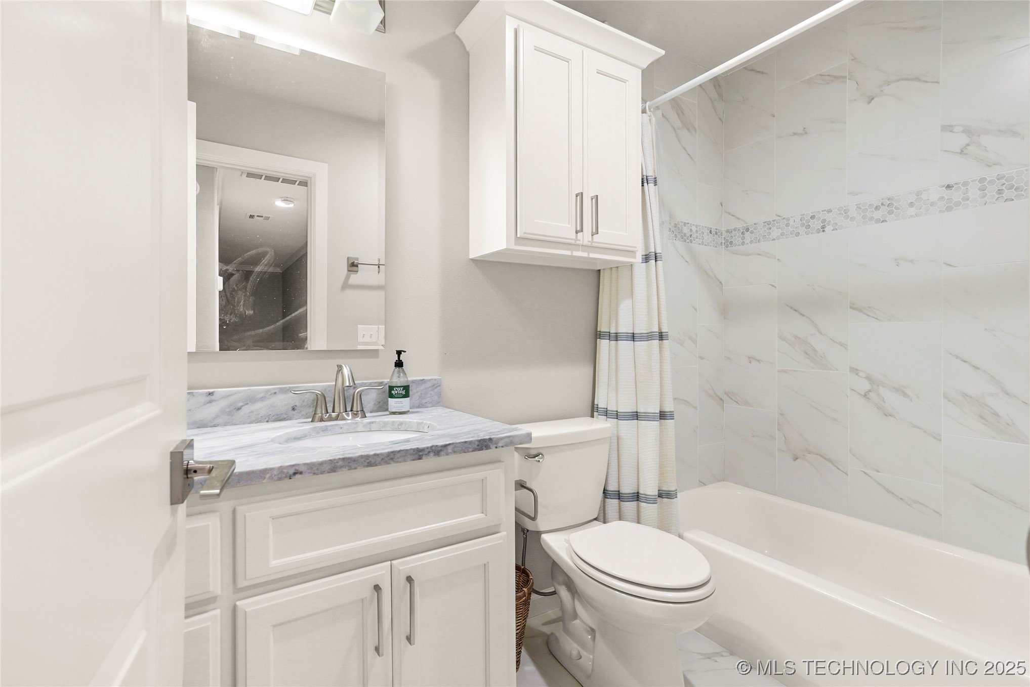 Bixby, Oklahoma, 74008, United States, 5 Bedrooms Bedrooms, ,4 BathroomsBathrooms,Residential,For Sale,1817544