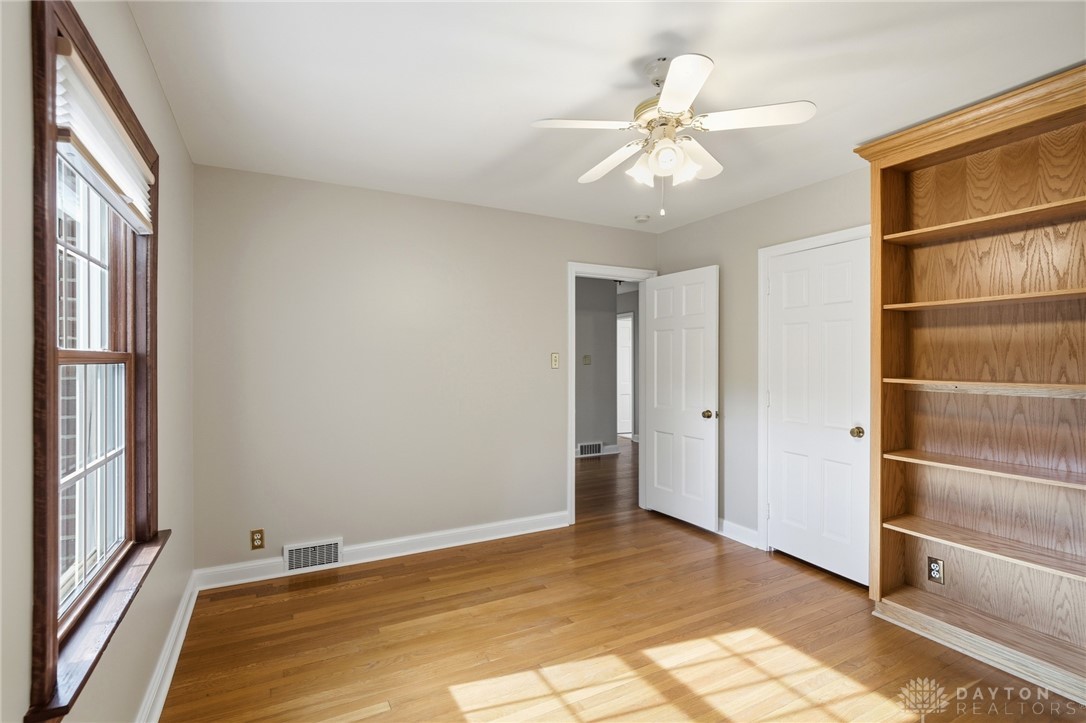 Oakwood, Ohio, 45409, United States, 4 Bedrooms Bedrooms, ,3 BathroomsBathrooms,Residential,For Sale,1987886