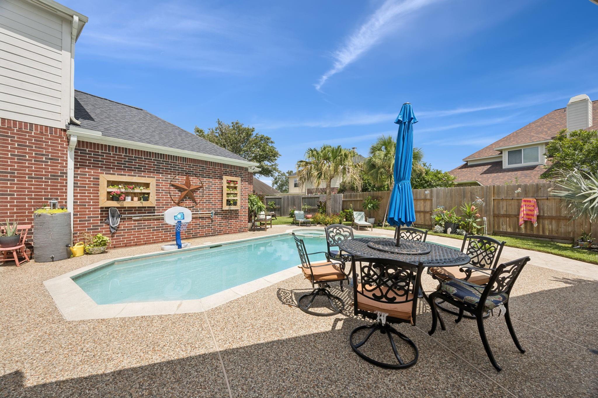 League City, Texas, 77573, United States, 5 Bedrooms Bedrooms, ,4 BathroomsBathrooms,Residential,For Sale,1868193