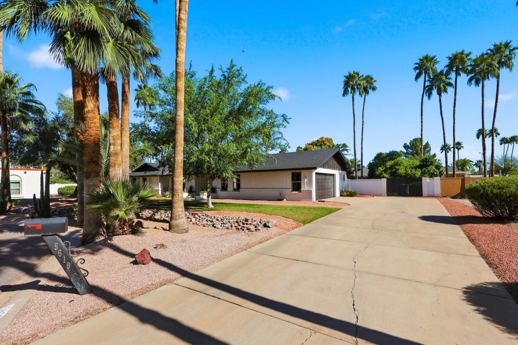  5610 E Charter Oak Road¦Scottsdale, AZ - 物件實景