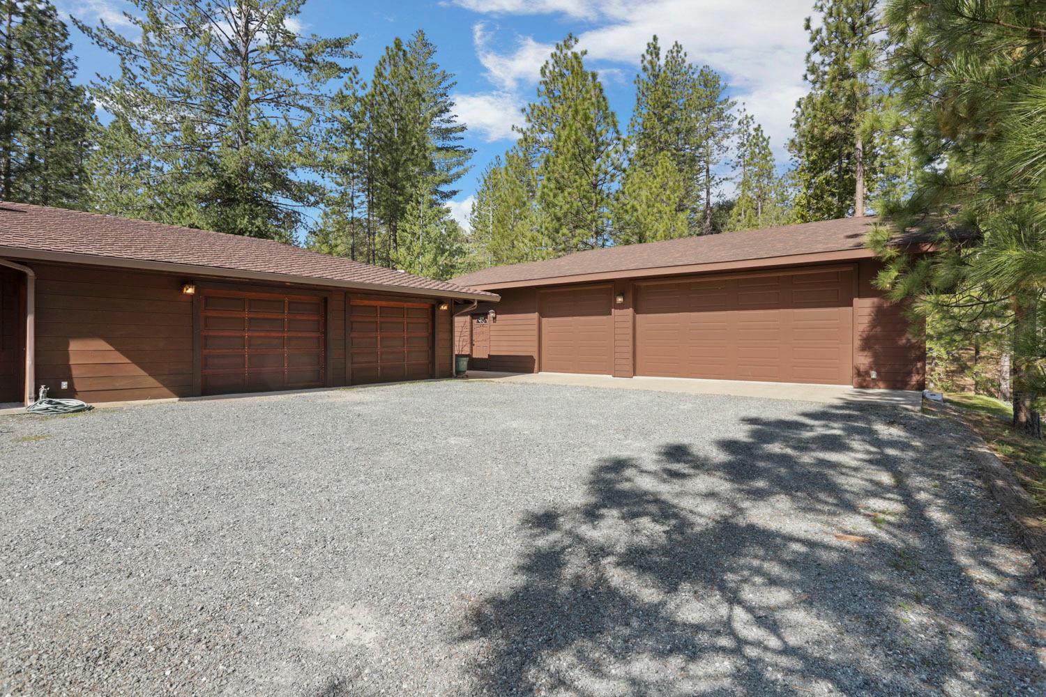 Coulterville, California, 95311, United States, 3 Bedrooms Bedrooms, ,4 BathroomsBathrooms,Residential,For Sale,1792309