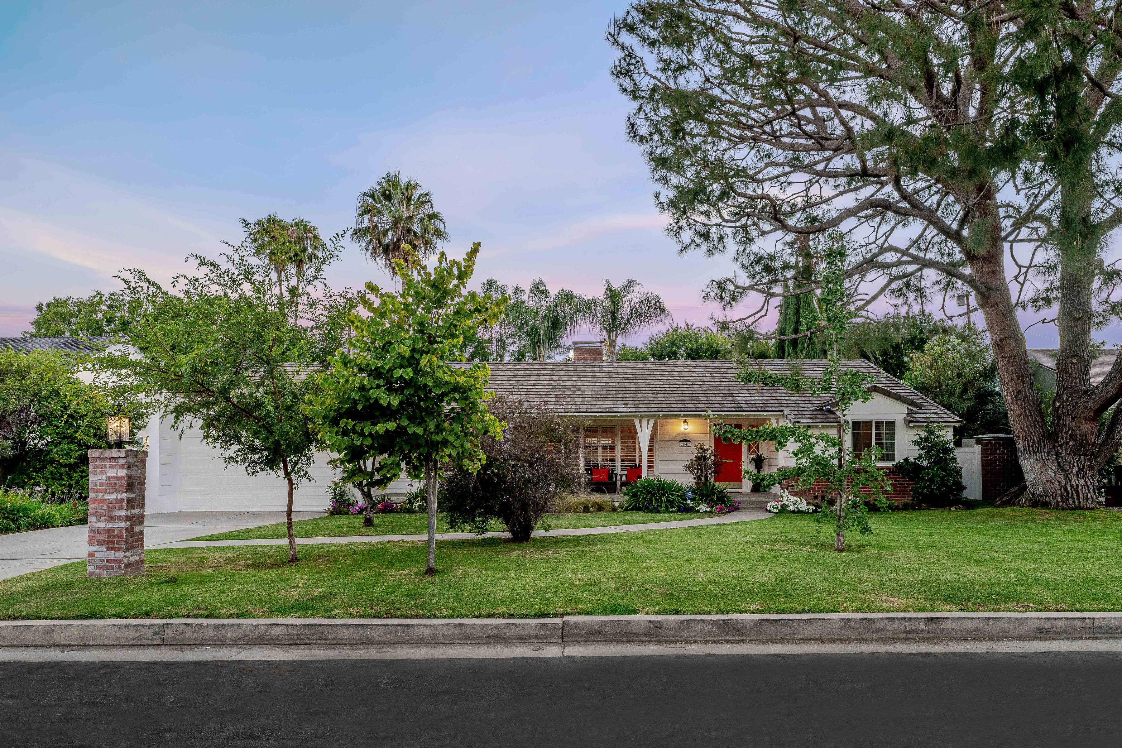  6843 Chisholm Avenue - 物件實景
