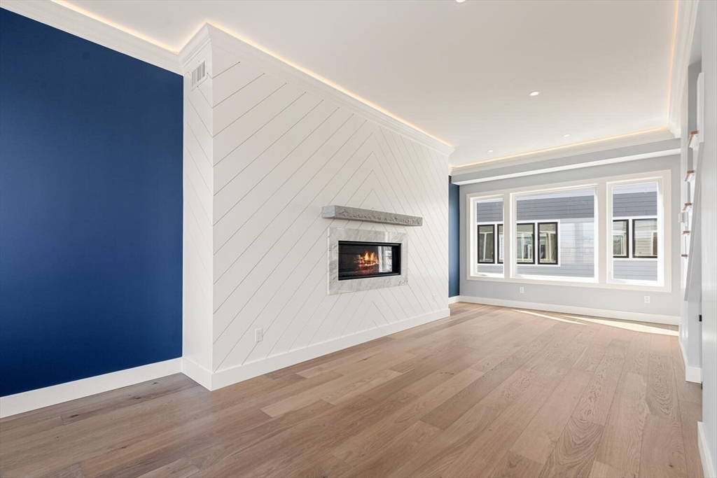 Waltham, Massachusetts, 02453, United States, 4 Bedrooms Bedrooms, ,4 BathroomsBathrooms,Residential,For Sale,1906514