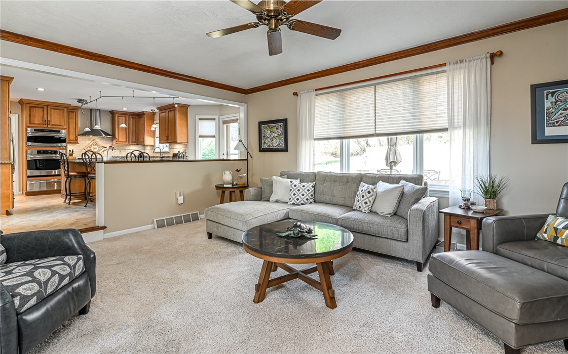 Pine Twp, Pennsylvania, 15090, United States, 4 Bedrooms Bedrooms, ,3 BathroomsBathrooms,Residential,For Sale,1987871