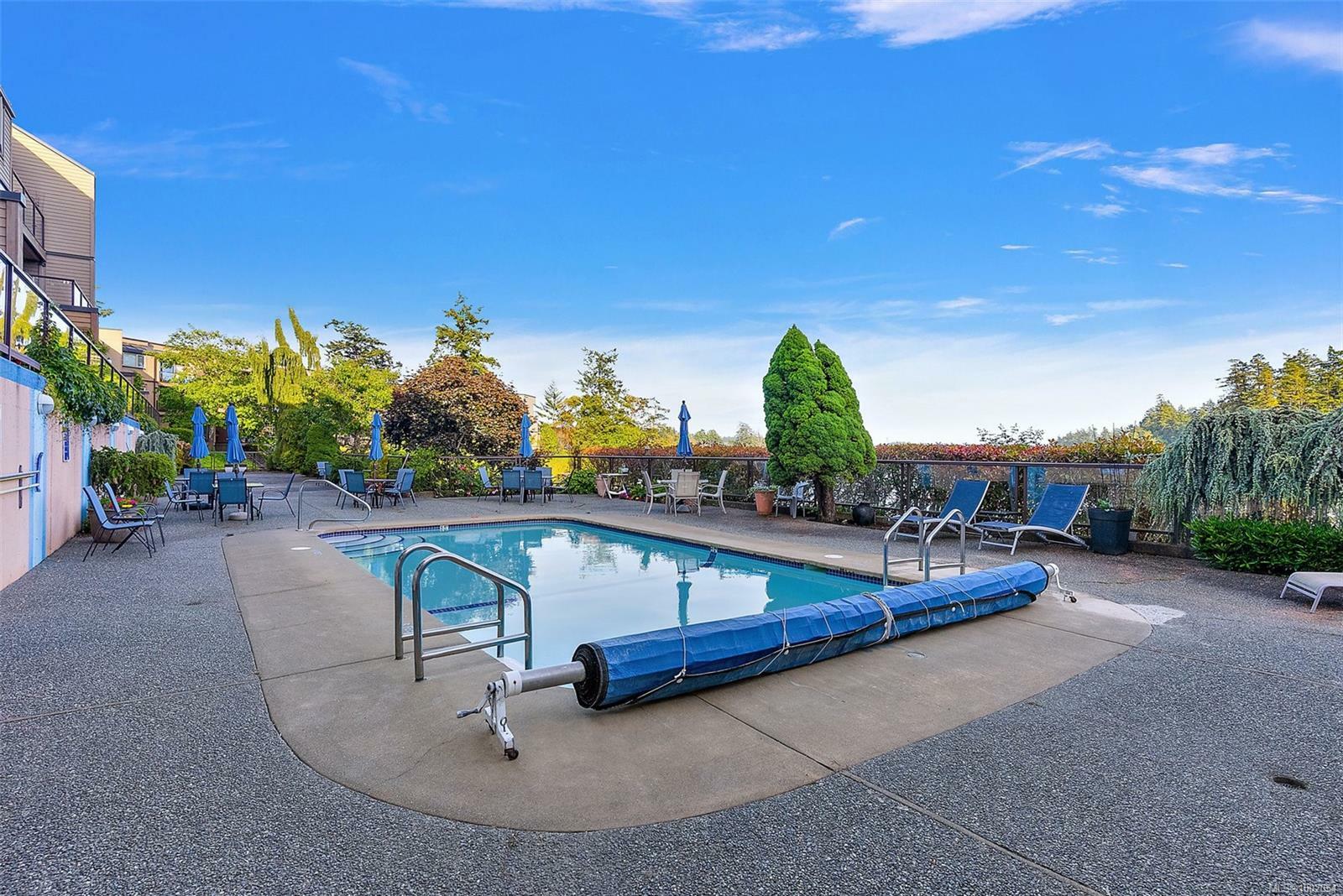 VIEW ROYAL, British Columbia, V9B 5H7, CA, 2 Bedrooms Bedrooms, ,Residential,For Sale,1874992