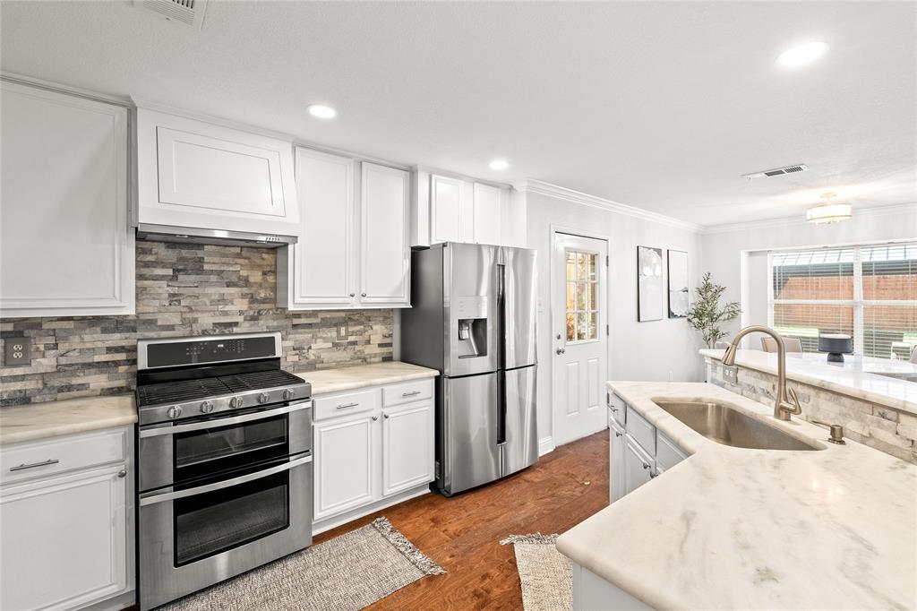 Denton, Texas, 76210, United States, 5 Bedrooms Bedrooms, ,3 BathroomsBathrooms,Residential,For Sale,1972740