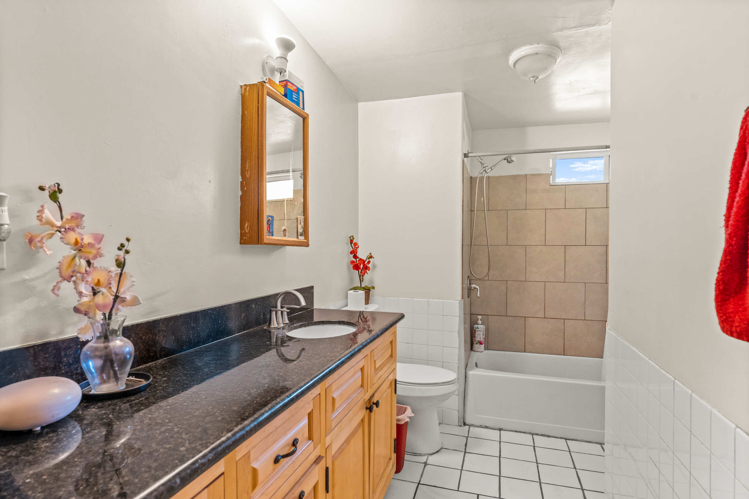 Rialto, California, 92376, United States, 4 Bedrooms Bedrooms, ,2 BathroomsBathrooms,Residential,For Sale,1973663