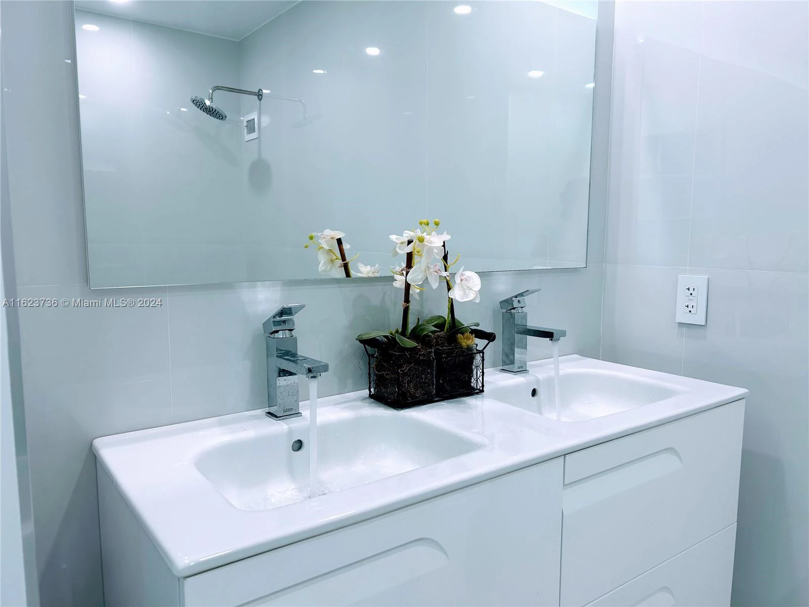 2030 S Ocean Dr Unit 2220, Hallandale Beach, Florida, 33009, United States, 2 Bedrooms Bedrooms, ,2 BathroomsBathrooms,Residential,For Sale,2030 S Ocean Dr Unit 2220,1573170