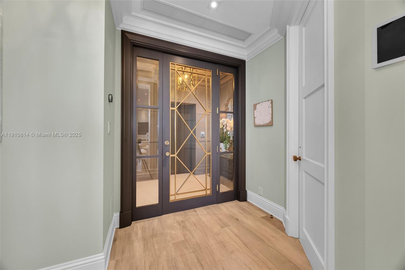 Coral Gables, Florida, 33133, United States, 3 Bedrooms Bedrooms, ,4 BathroomsBathrooms,Residential,For Sale,1989420