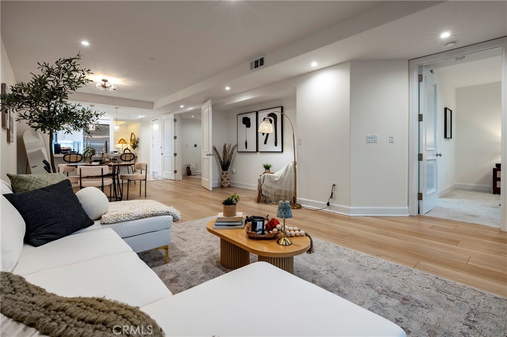 Irvine, California, 92612, United States, 2 Bedrooms Bedrooms, ,2 BathroomsBathrooms,Residential,For Sale,1989675