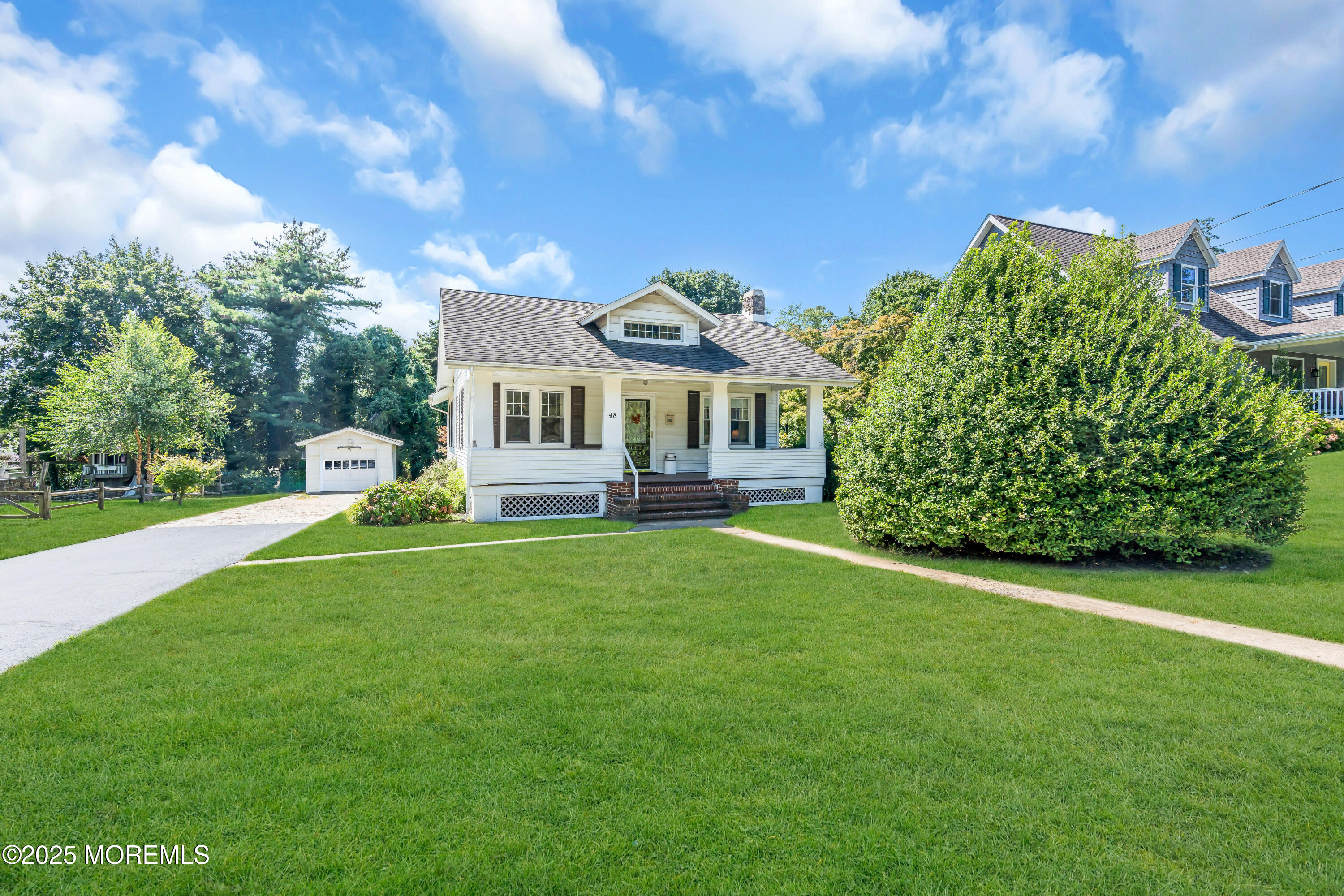 Atlantic Highlands, New Jersey, 07716, United States, 2 Bedrooms Bedrooms, ,1 BathroomBathrooms,Residential,For Sale,1940186