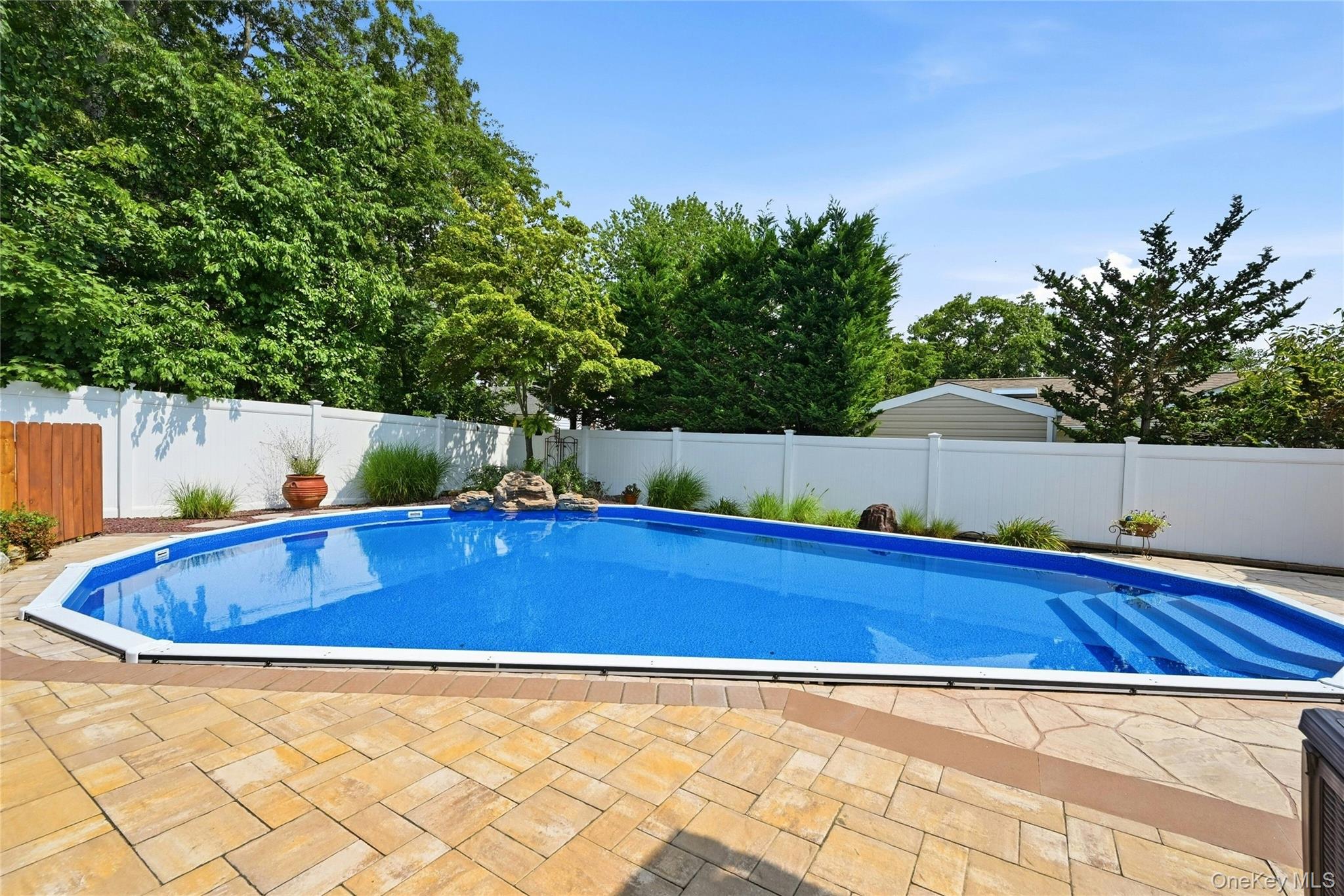  139 N Summit Avenue, Patchogue, NY, 11772 - 物件實景