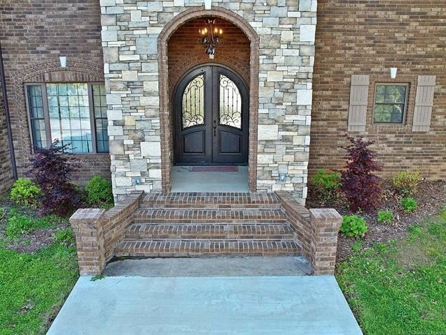 Tahlequah, Oklahoma, 74464, United States, 4 Bedrooms Bedrooms, ,6 BathroomsBathrooms,Residential,For Sale,1983044