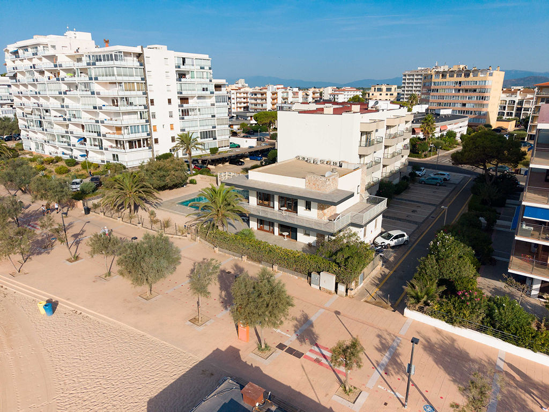 Exclusive beachfront building with tourist rental licenses - 物件實景