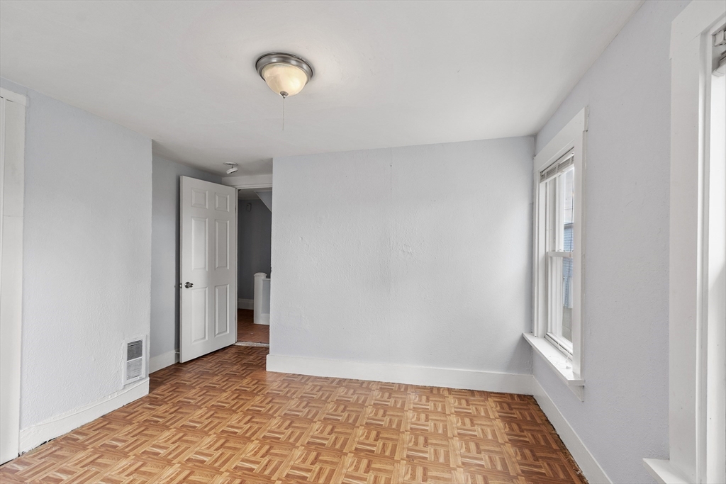 Stoneham, Massachusetts, 02180, United States, 4 Bedrooms Bedrooms, ,2 BathroomsBathrooms,Residential,For Sale,1898485