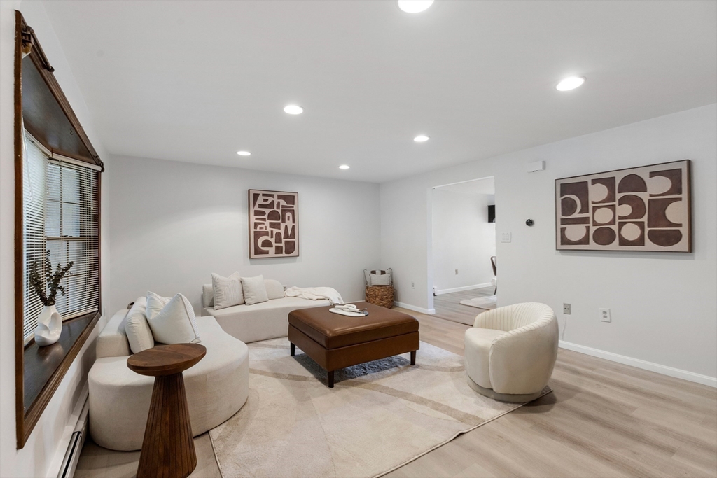 Malden, Massachusetts, 02148, United States, 2 Bedrooms Bedrooms, ,2 BathroomsBathrooms,Residential,For Sale,1993840