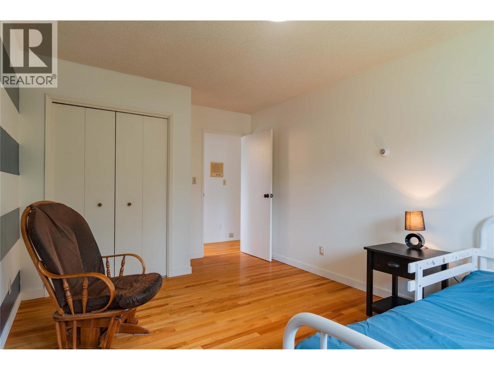 APPLEDALE, British Columbia, V0G 2J0, CA, 5 Bedrooms Bedrooms, ,2 BathroomsBathrooms,Residential,For Sale,1946998