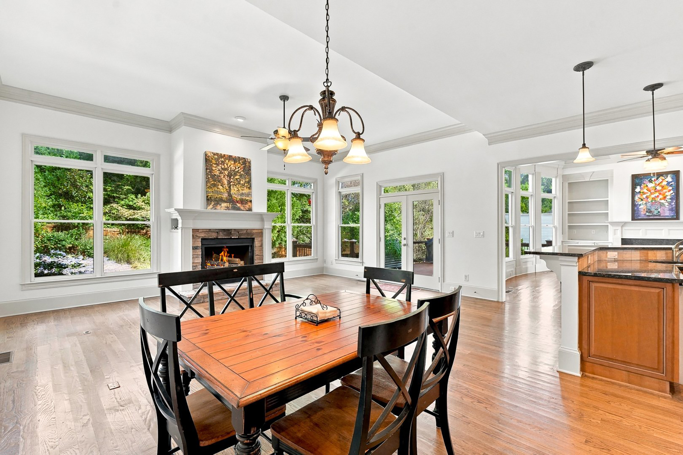  Exceptional Custom-Built Home with Theater, Full Bar and Private Gym - 物件實景