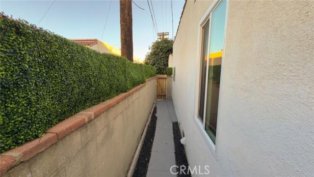 Los Angeles, California, 90018, United States, 3 Bedrooms Bedrooms, ,2 BathroomsBathrooms,Residential,For Sale,1986110