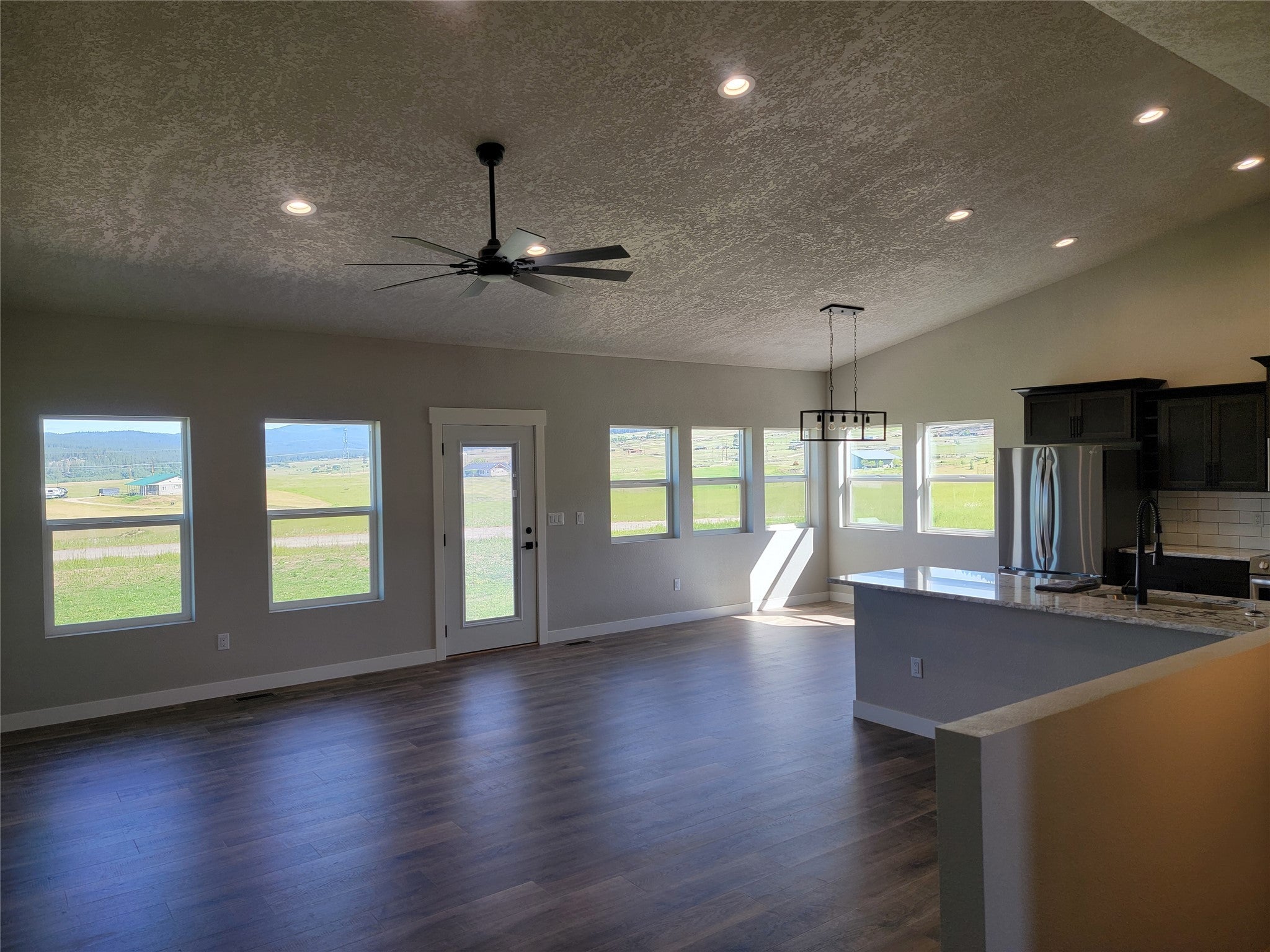 Plains, Montana, 59859, United States, 6 Bedrooms Bedrooms, ,3 BathroomsBathrooms,Residential,For Sale,1866900
